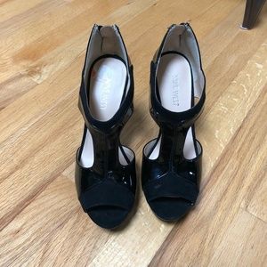 NEW Nine West black heels peep toe